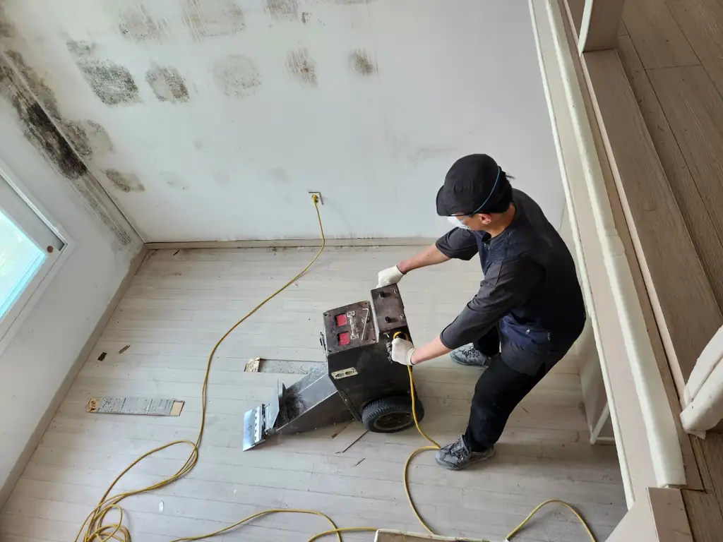 바닥 상태에 따른 마루 철거 작업